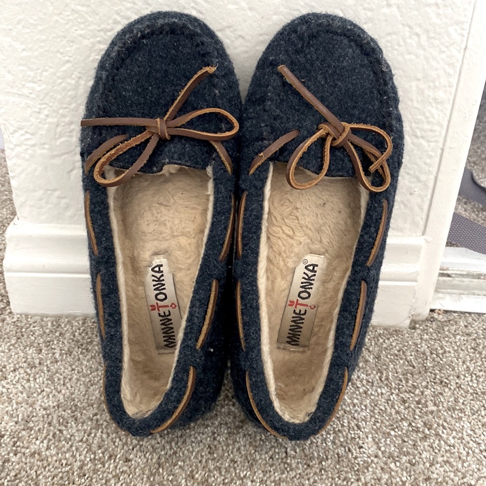 Used Minnetonka Moccasins